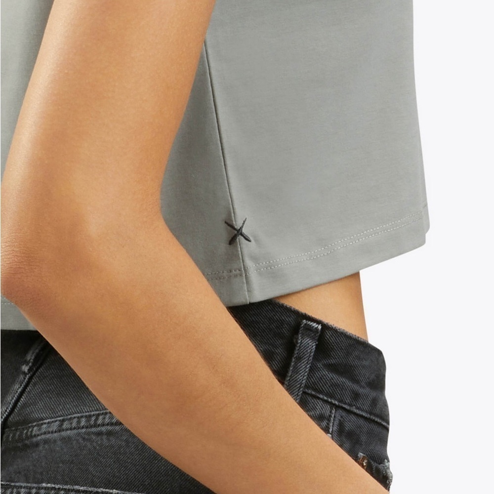 Cuts Clothing Women's Almost Friday Tee T-Shirt Cropped Haze NWT - Picture 9 of 10